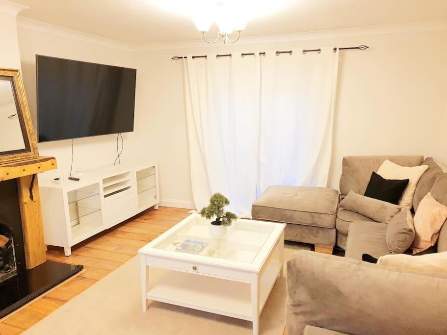 Aveley Specious 3Bed Property With Parking & Large Garden מראה חיצוני תמונה